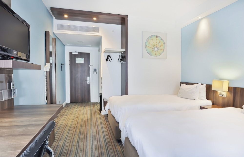 Standard Room, 2 Twin Beds, Smoking, Ocean View - Photo 21