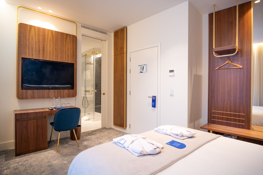 Classic Double or Twin Room, Courtyard View photo 3