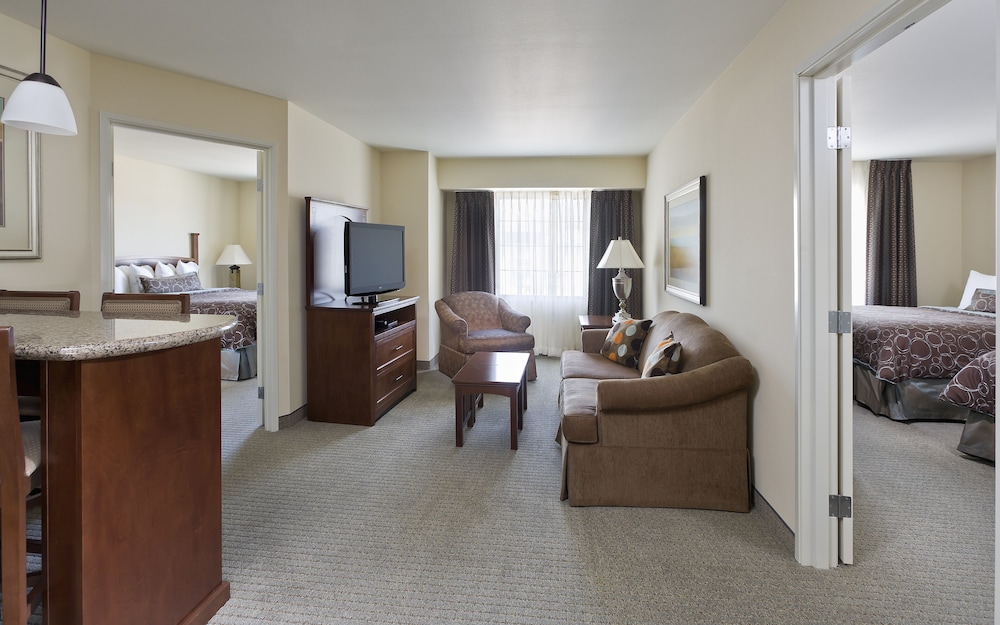 Suite, 2 Bedrooms, Accessible (1 King, Comm, Tub) - Photo 1