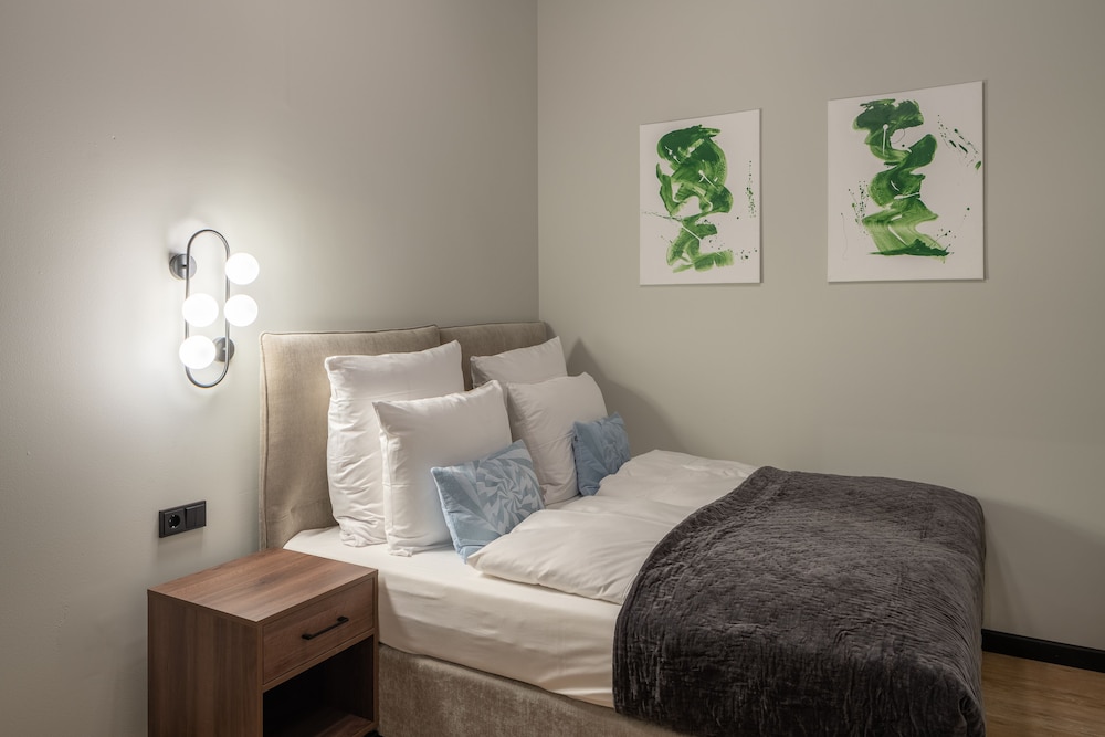 1 Bedroom Apartment with Sofa Bed photo 2