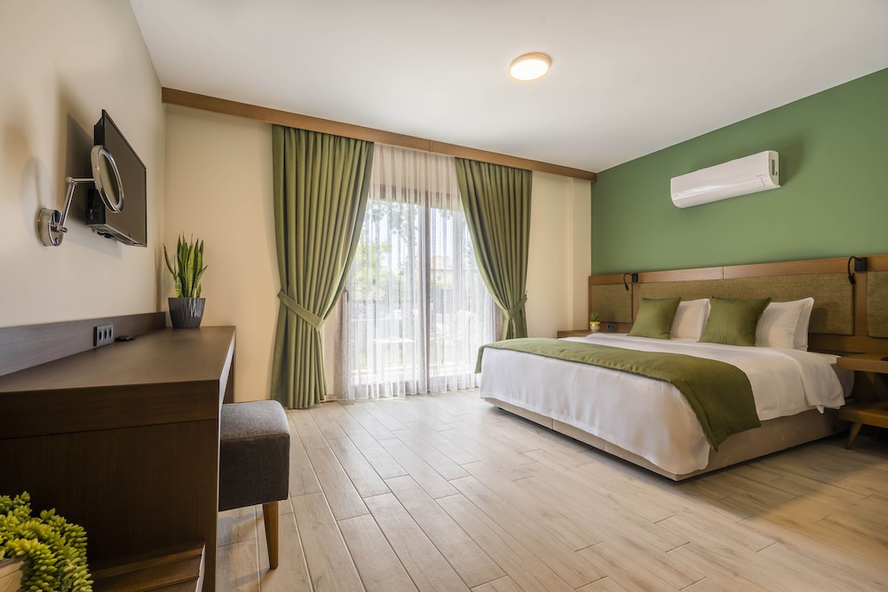 Deluxe Room - Photo 1
