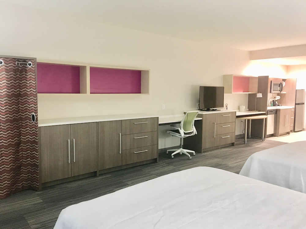 Studio, 2 Queen Beds, Accessible, Bathtub photo 3