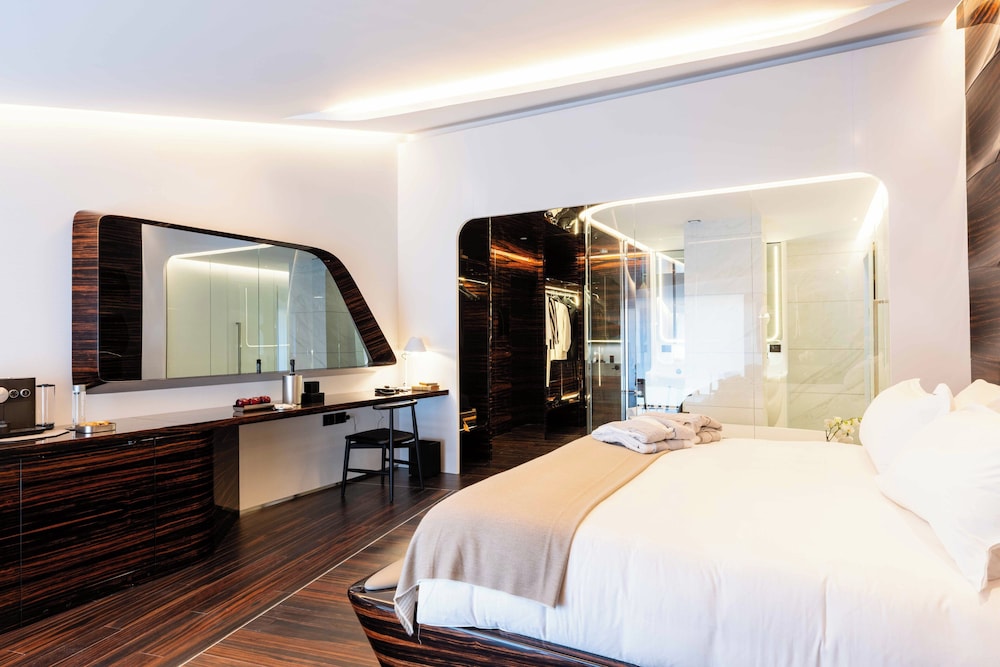 Premier Room