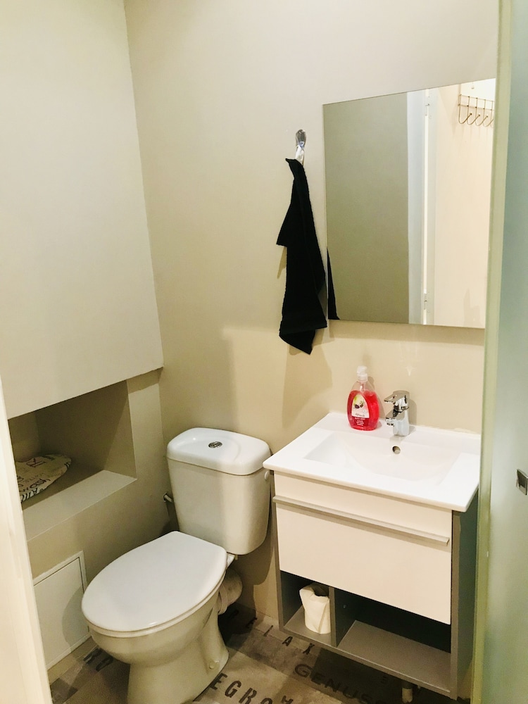 Double Room, 1 Queen Bed, Non Smoking (Zen Et Cozy 1) photo 3