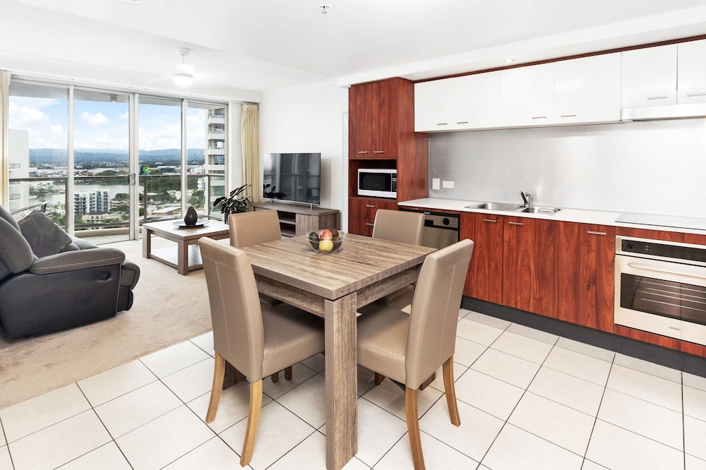 Two-Bedroom Apartment (High Floor) photo 2