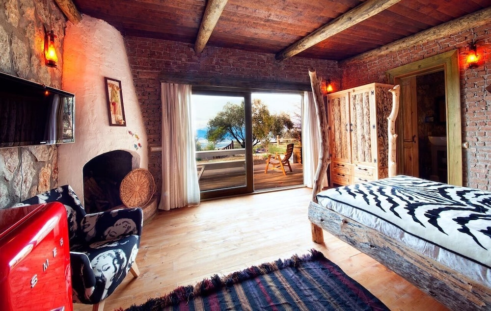Romantic Studio Suite