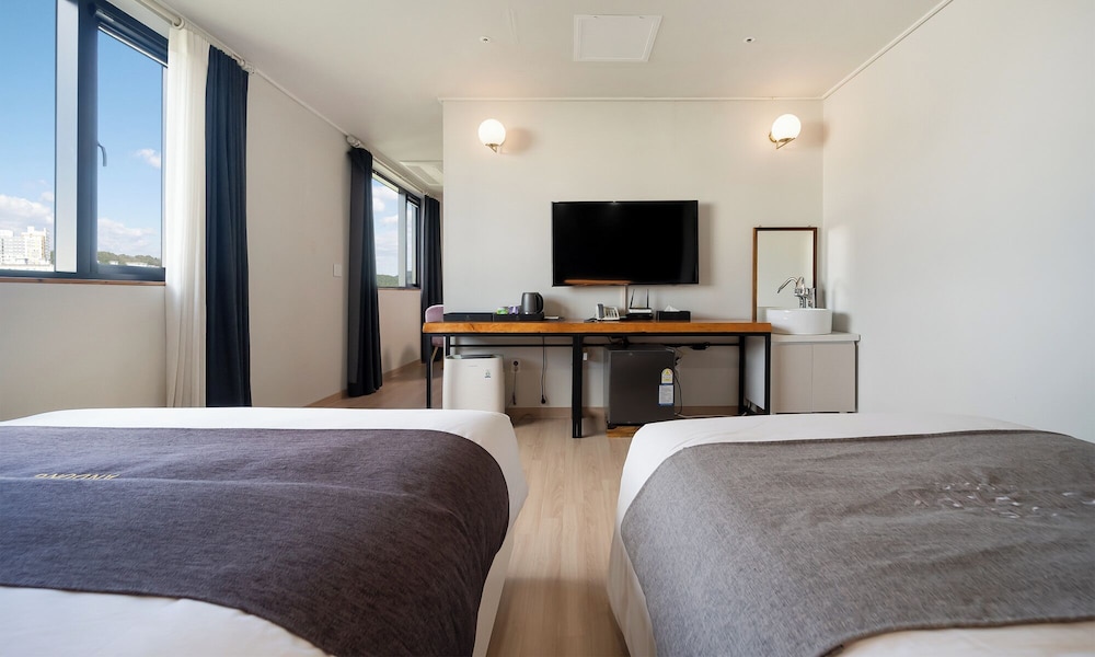 Suite - Photo 4