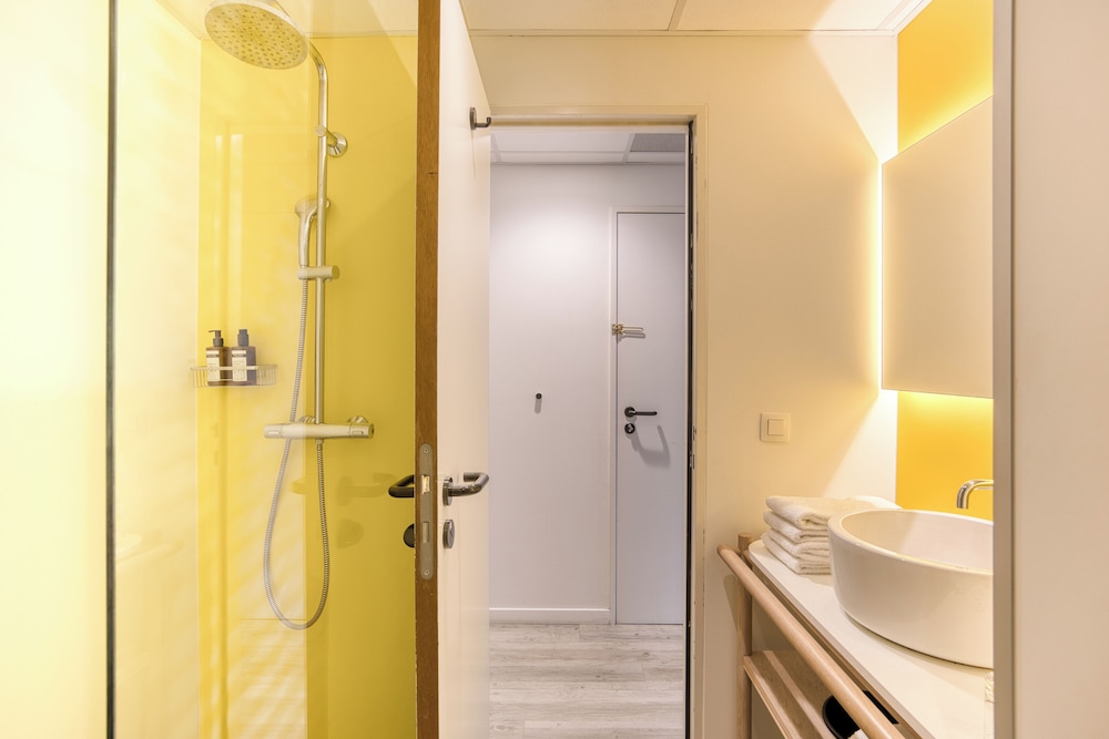 Quadruple Room - Photo 7