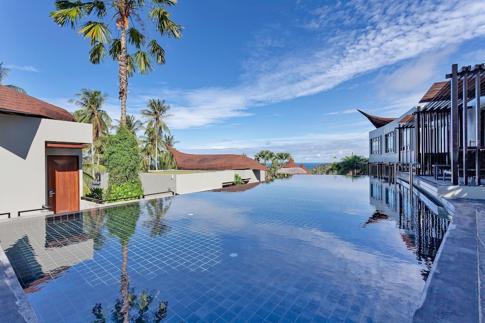 Grand Pool Access