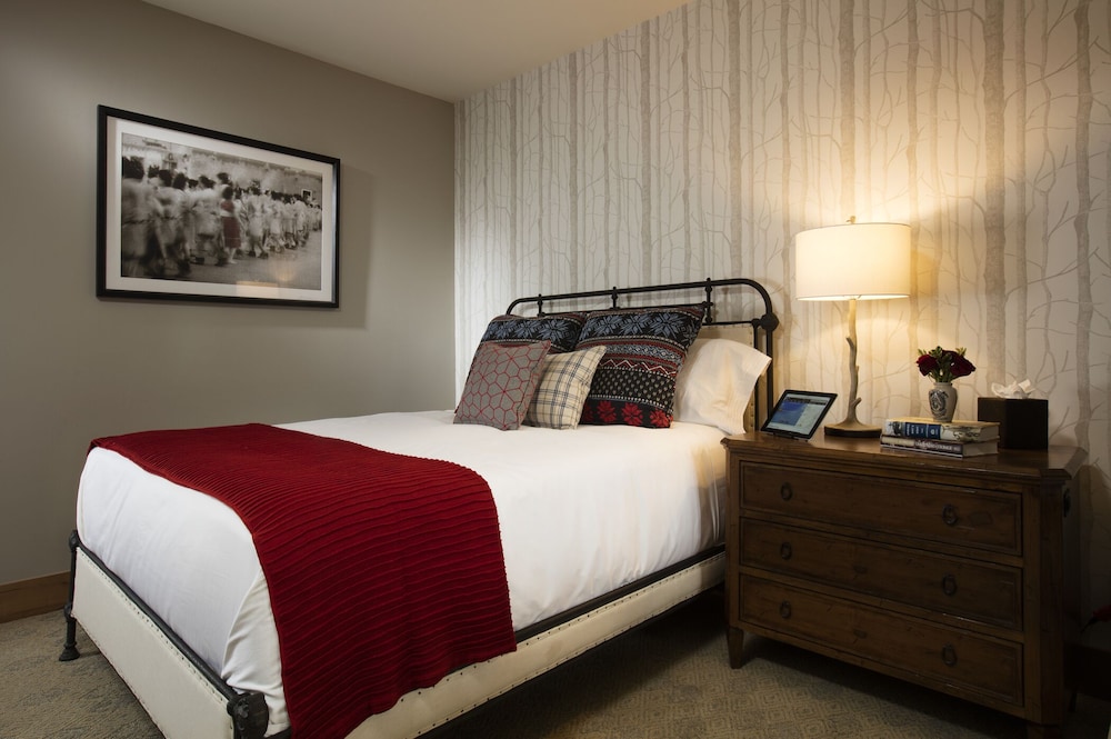 Standard Suite, 1 King Bed