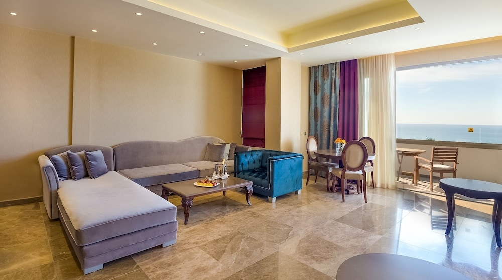 Suite, Sea View (King) - Photo 5