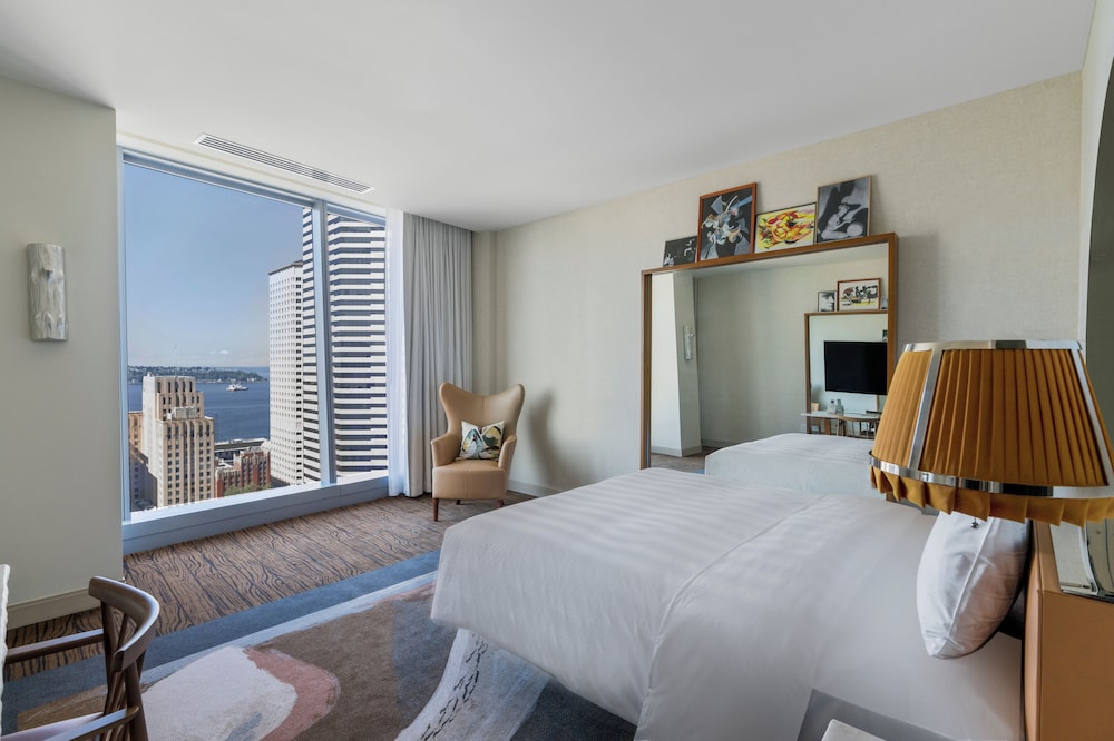 Superior Room, 1 King Bed, Bay View