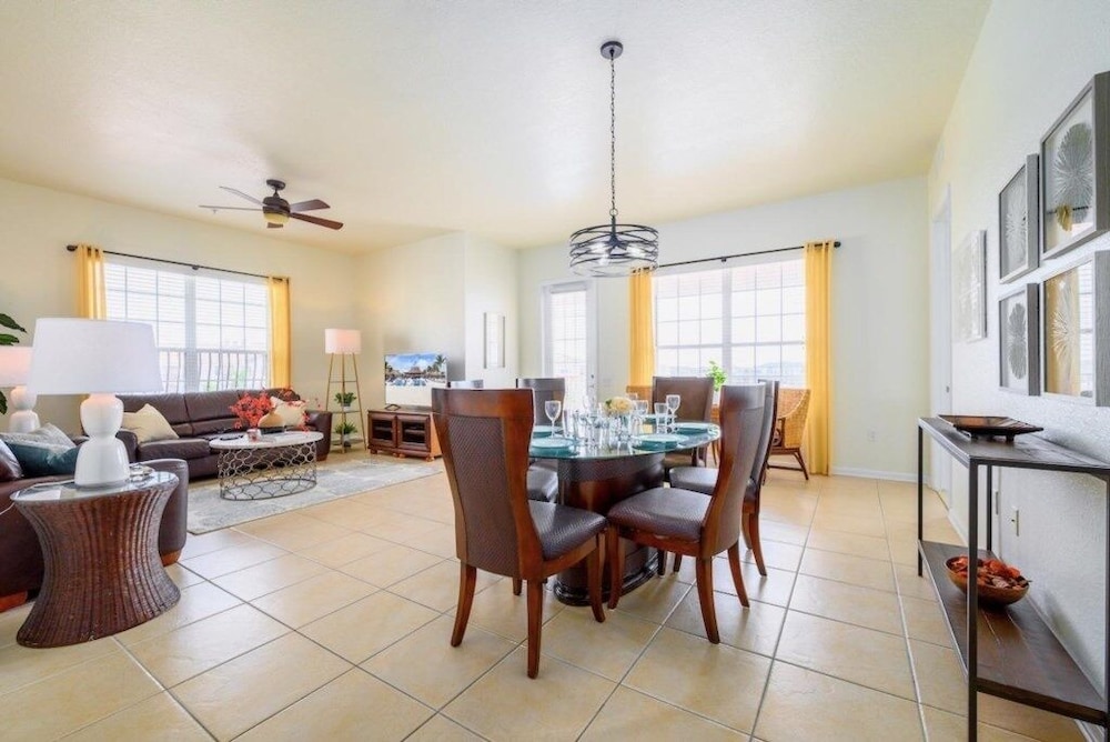 Condo, 3 Bedrooms