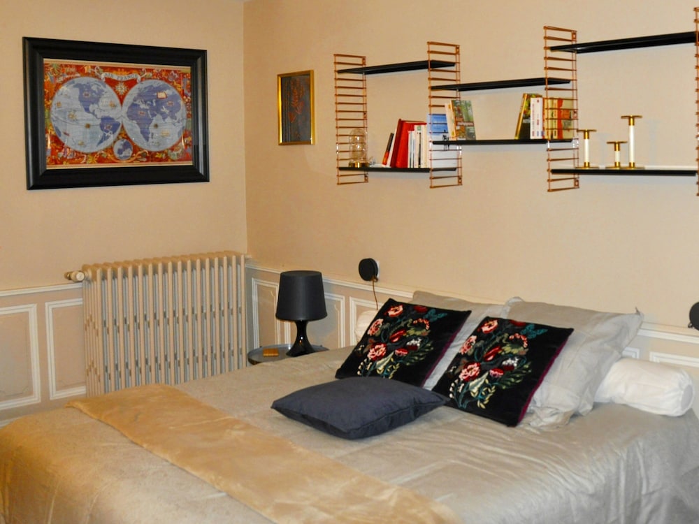 Standard Triple Room, Private Bathroom, Park View (Chambre sur jardin) - Photo 5