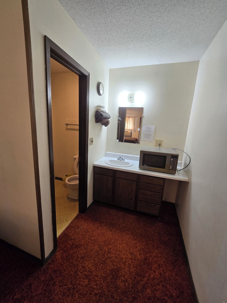 Room, 2 Queen Beds, Non Smoking - Photo 15