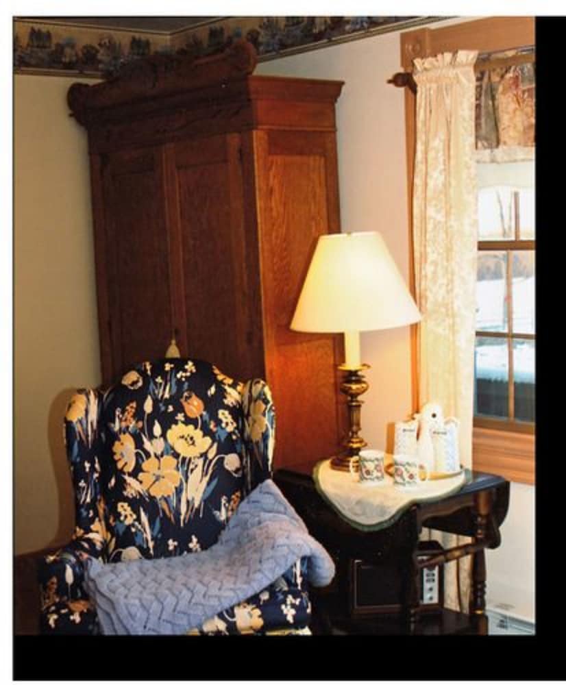 Room, Private Bathroom (Flower Garden King Room) photo 2