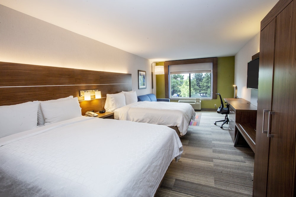 Suite, Multiple Beds - Photo 4