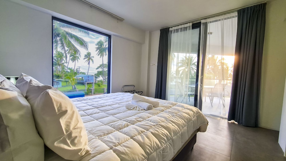 1-Bedroom Deluxe Seafront photo 3