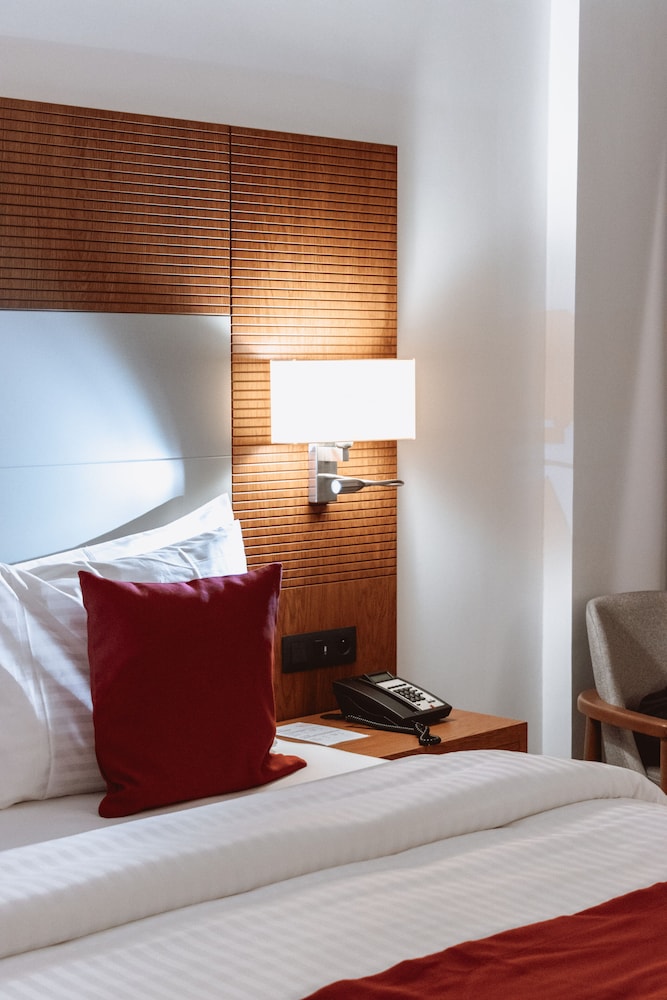 Premium Room, 1 King Bed, Non Smoking, City View