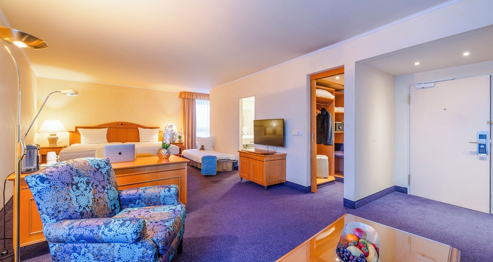 Junior Twin Room - Photo 5