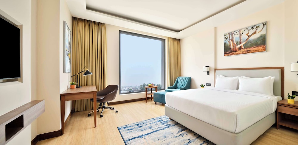 Deluxe Room, 1 King Bed - Photo 13