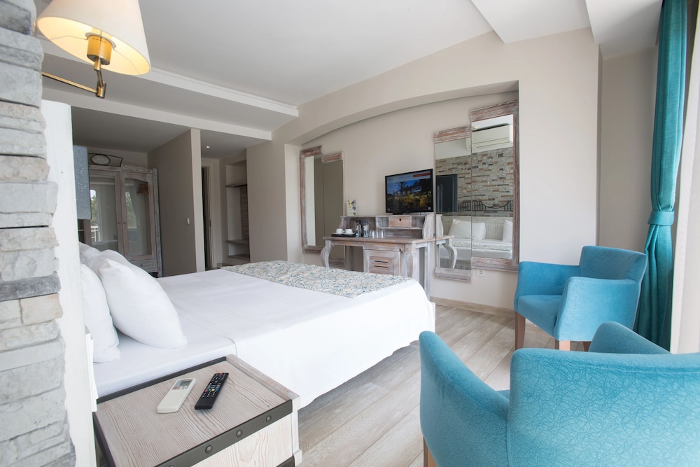 Deluxe Triple Room, Sea View photo 1