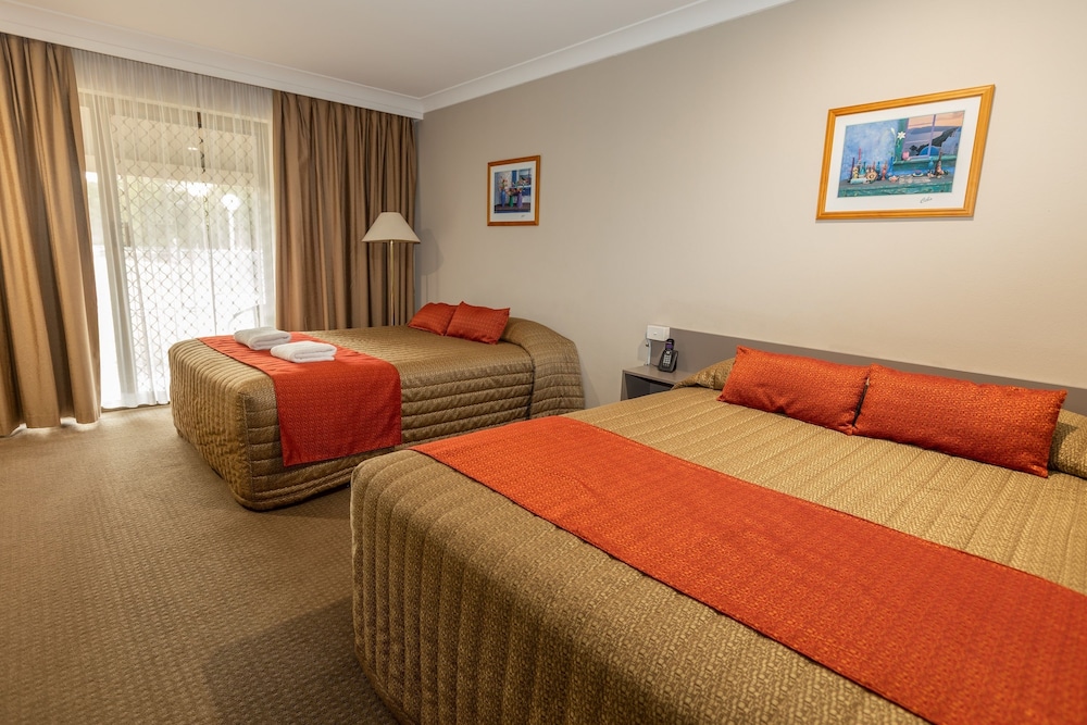 Standard Queen Twin Room photo 2