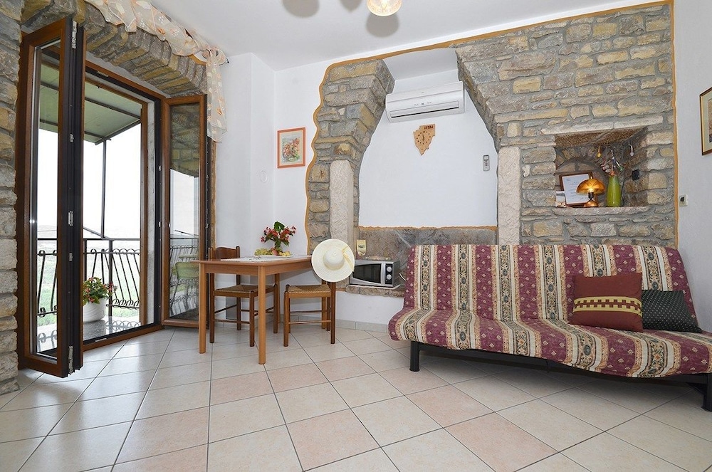 Apartment, 1 Bedroom, Balcony photo 3