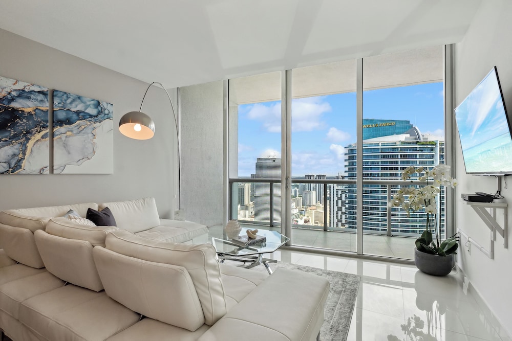 Luxury Condo, 1 Bedroom, City View photo 2