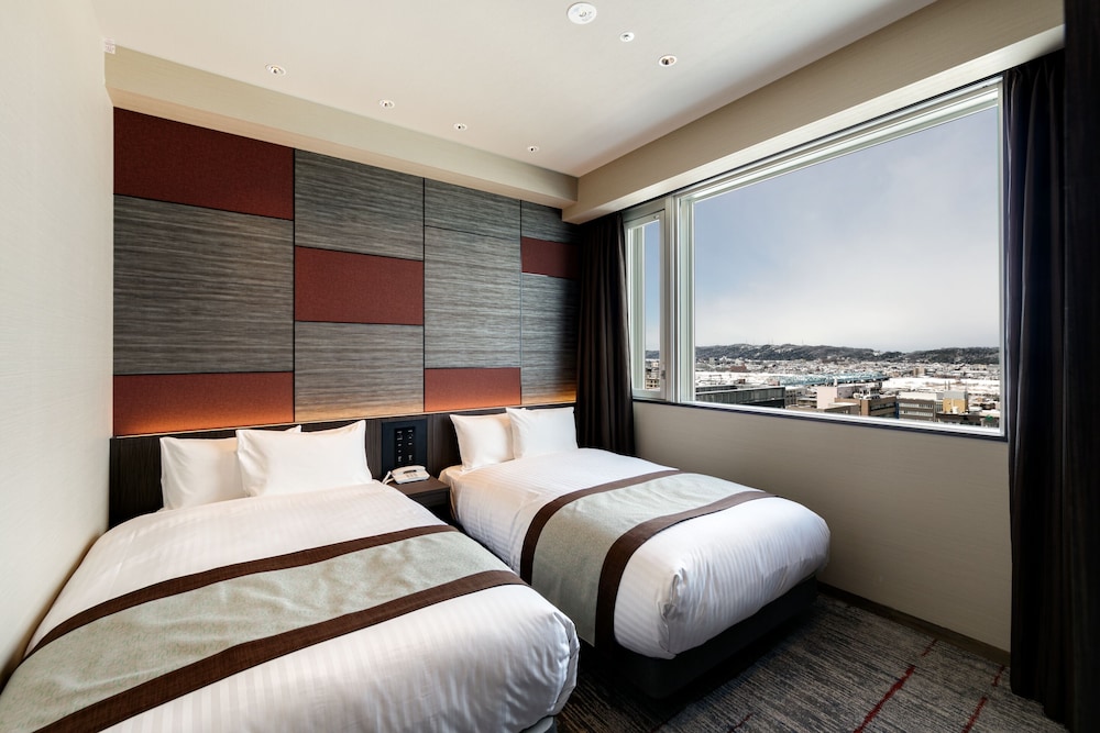 Premium Twin Room, Non Smoking - Photo 2