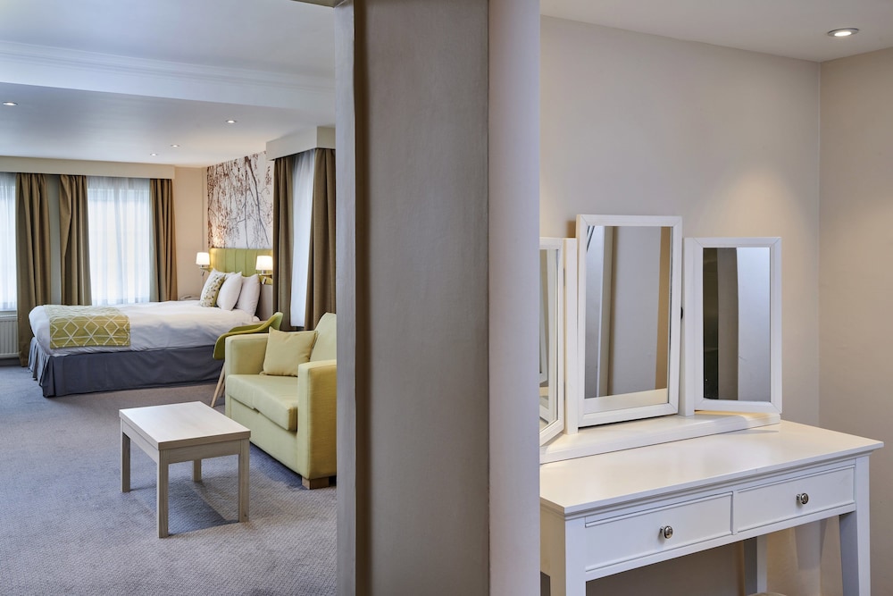 Suite, 1 King Bed photo 2