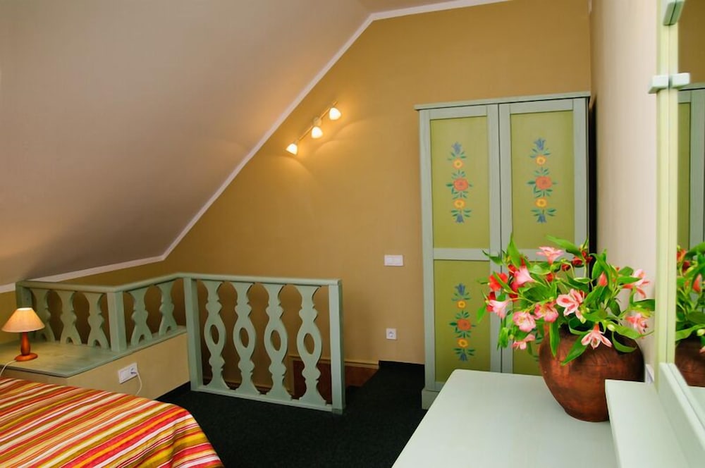 Standard Plus, Forest or Lake View photo 1