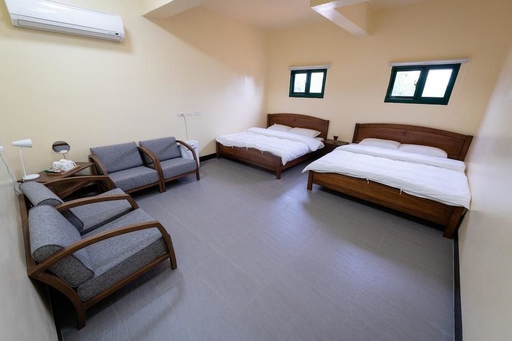 Quadruple Room, 2 Queen Beds photo 1