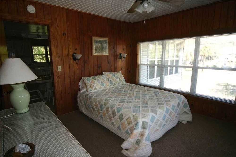 House, Multiple Beds (Sound Pleasures) photo 3