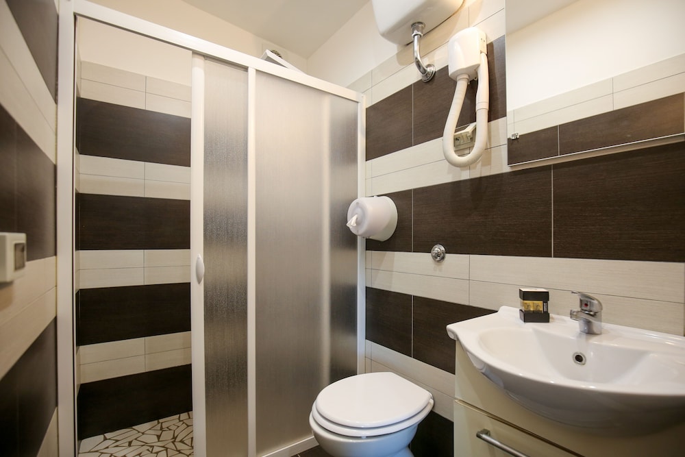 Superior Bungalow - Photo 4
