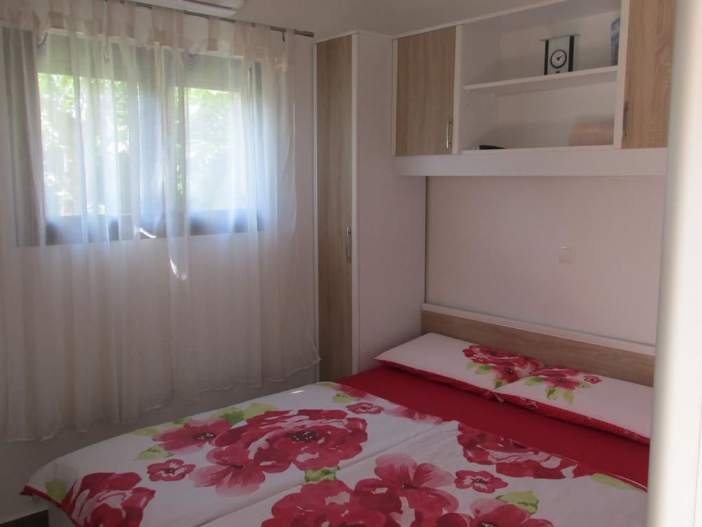 Economy Double Room, Pool View