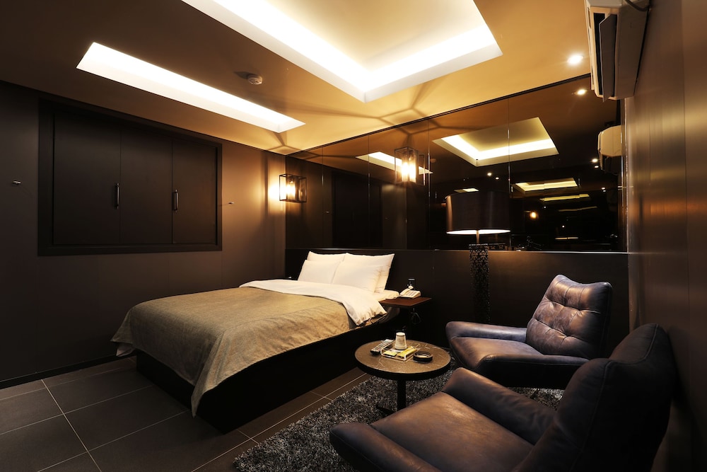 Standard Double Room - Photo 1