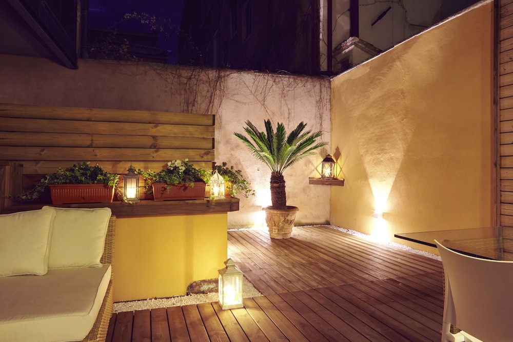 Deluxe Apartment, 1 Bedroom, Terrace, Annex Building (50 mt di distanza 027042-UAM-00410)