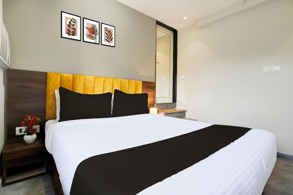 Deluxe Double Room, City View
