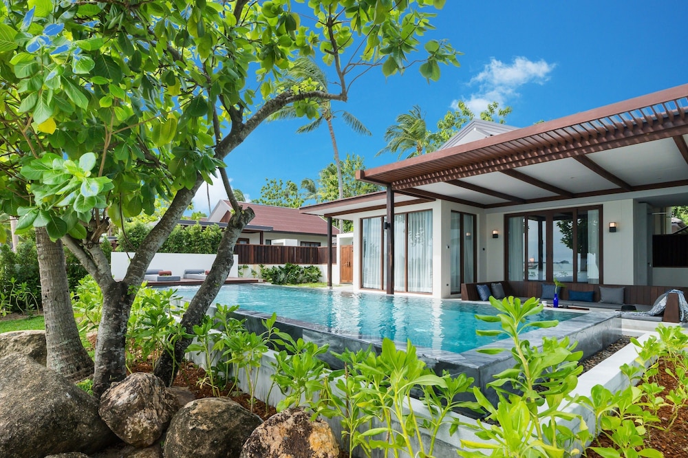 Two Bedroom Beachfront Grand Pool Villa - Photo 13