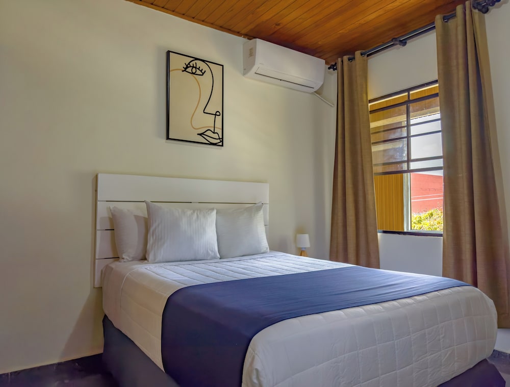 Individual Single Room 1 Full Bed