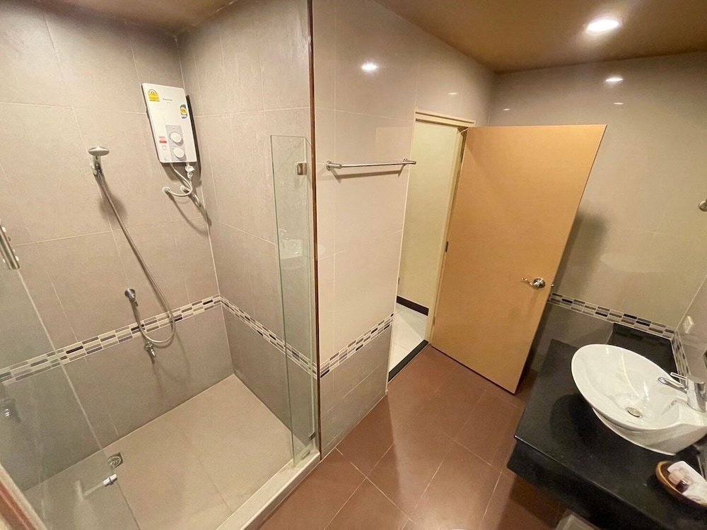 Superior Double Or Twin Room, City View photo 2