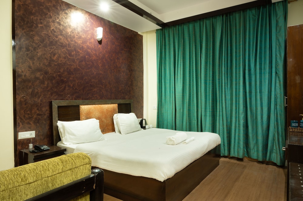 Deluxe Room, 1 Double Bed, Private Bathroom, Valley View