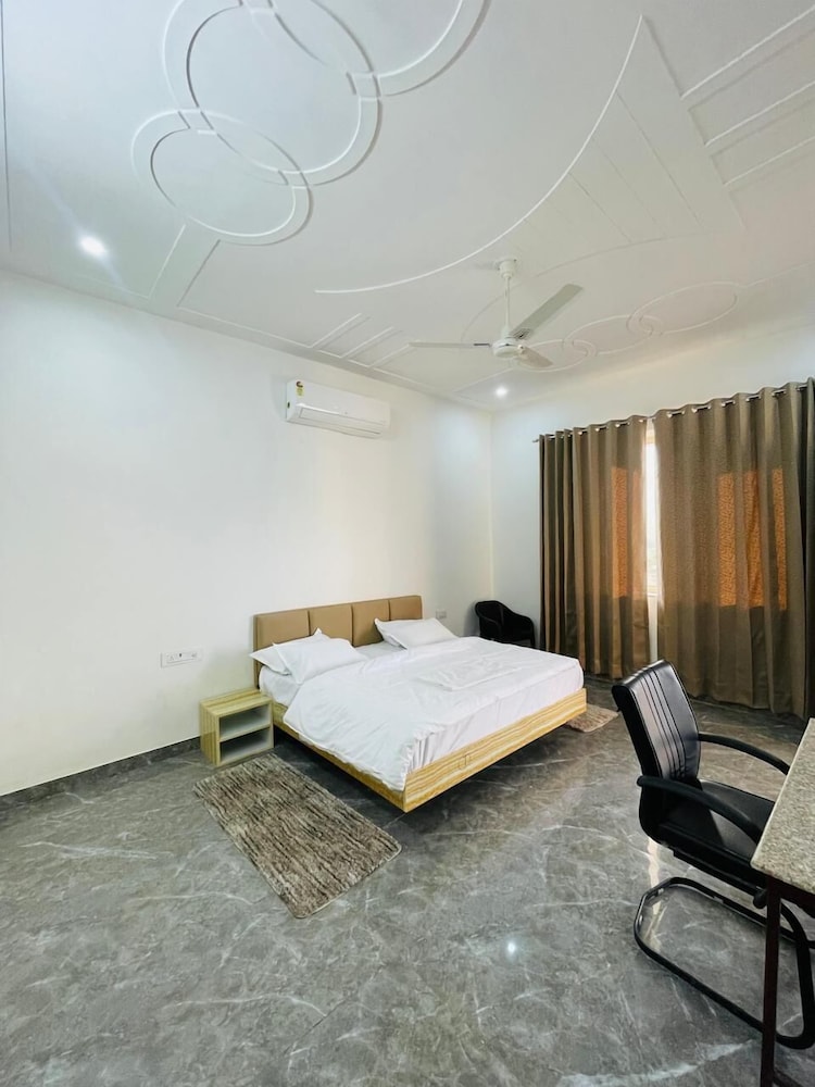 Deluxe Room, Balcony, Mountain View photo 3