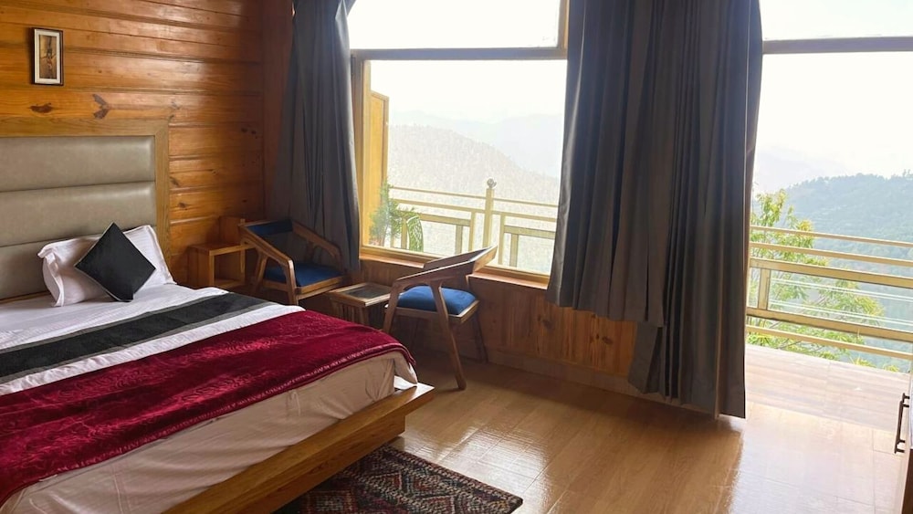 Valley View Room With Balcony - Photo 10