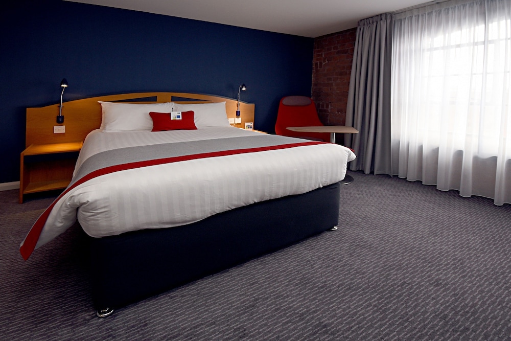 Standard Room, 1 Double Bed (Albert Dock View, Free Hot Breakfast) - Photo 2