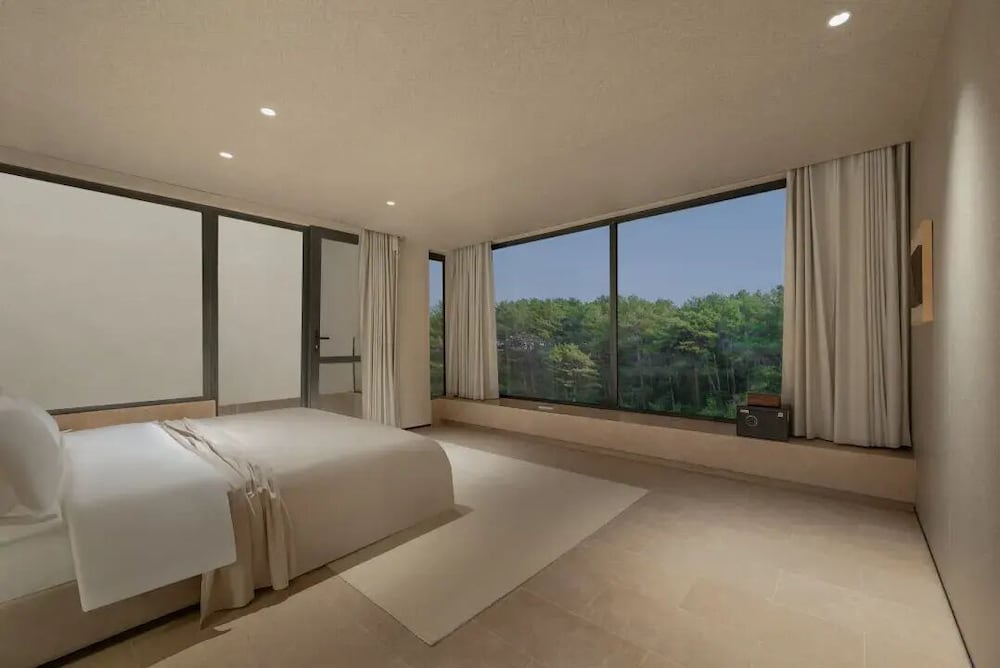 Standard Studio Suite, Courtyard View photo 2