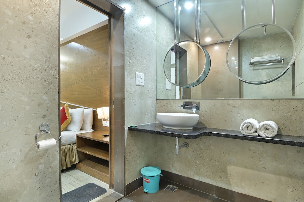 Suite Room - Photo 6
