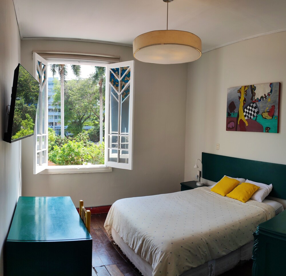 Premium Double Room, 1 Queen Bed, Ensuite, Park View photo 2