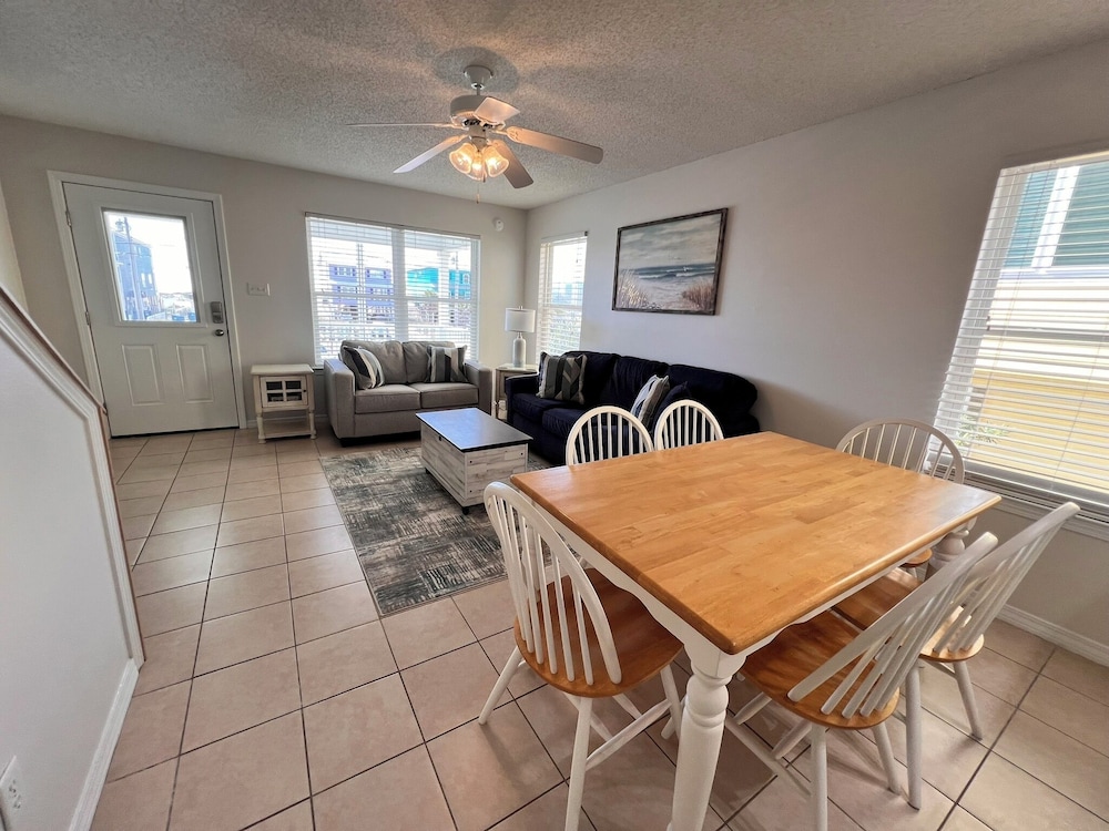 House, Multiple Beds, Pool Access, Pool View (Sun Dreams II West)
